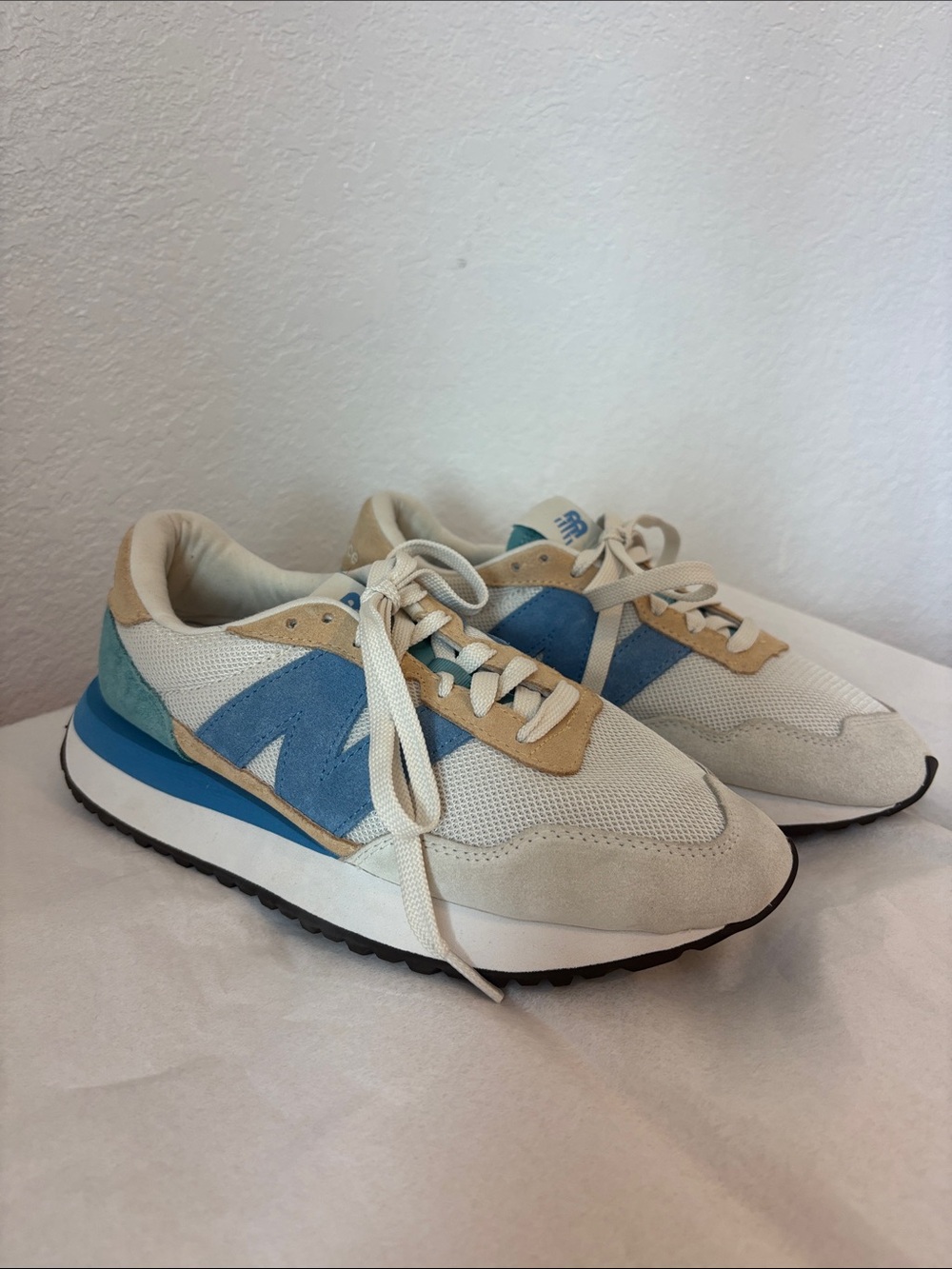 NWOT New Balance 237 Lifestyle Shoes Women’s 8 Men’s 6.5 Retro White & Blue